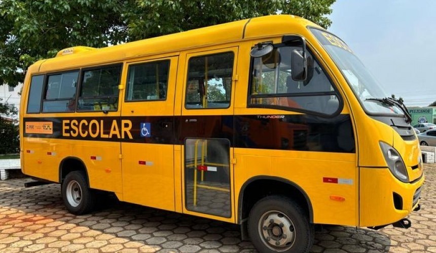 Capitão adquire mais três novos ônibus para o transporte escolar