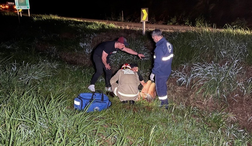 Casal ferido em capotamento na BR 163 fugia de atirador em Cascavel