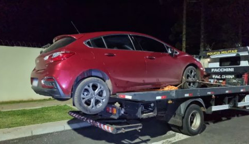 Carro furtado em Santa Tereza do Oeste é encontrado abandonado em Lindoeste