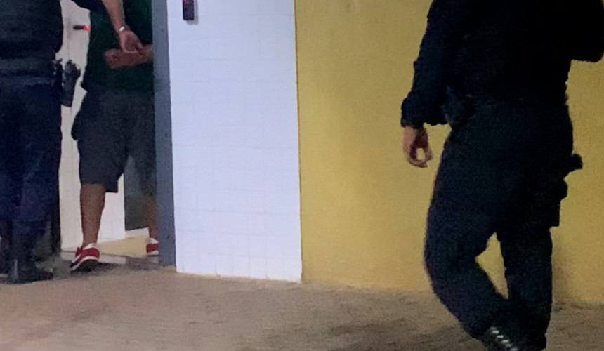 Homem é preso após agredir esposa, filho e tio em Cascavel