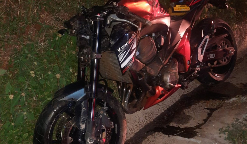 Realeza: Homem fica ferido após colidir motocicleta na traseira de caminhão na PR-281