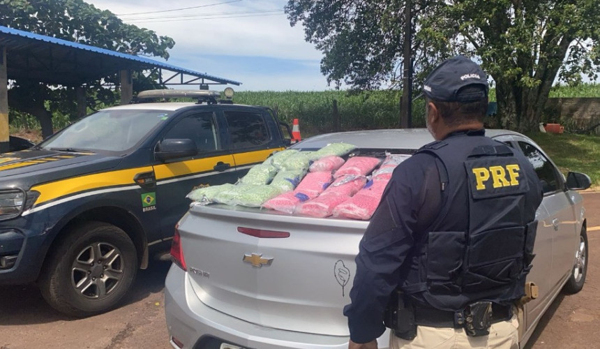 Mulher é presa com 90 mil comprimidos de ecstasy na BR 277