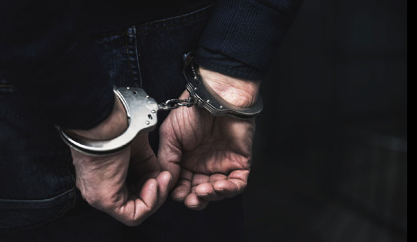 Polícia Militar prende homem com mandado de prisão por homicídio em Santa Lucia