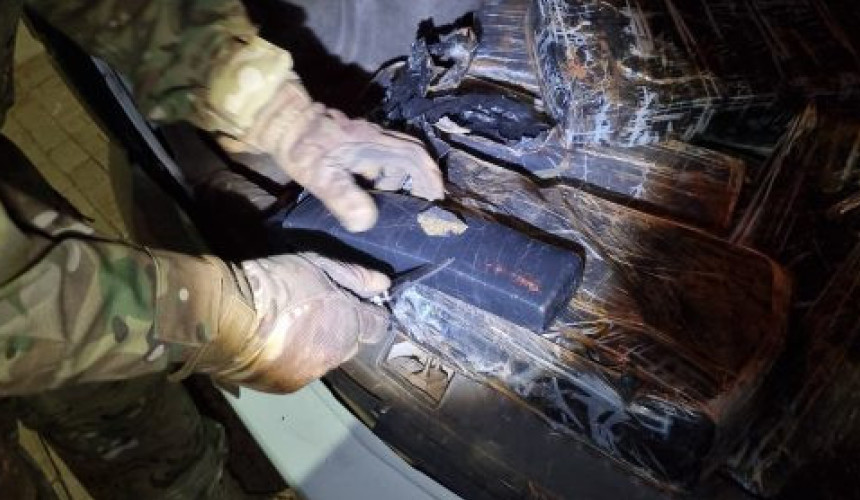PRF apreende 100 kg de maconha e prende casal em flagrante na BR-163 em Capitão