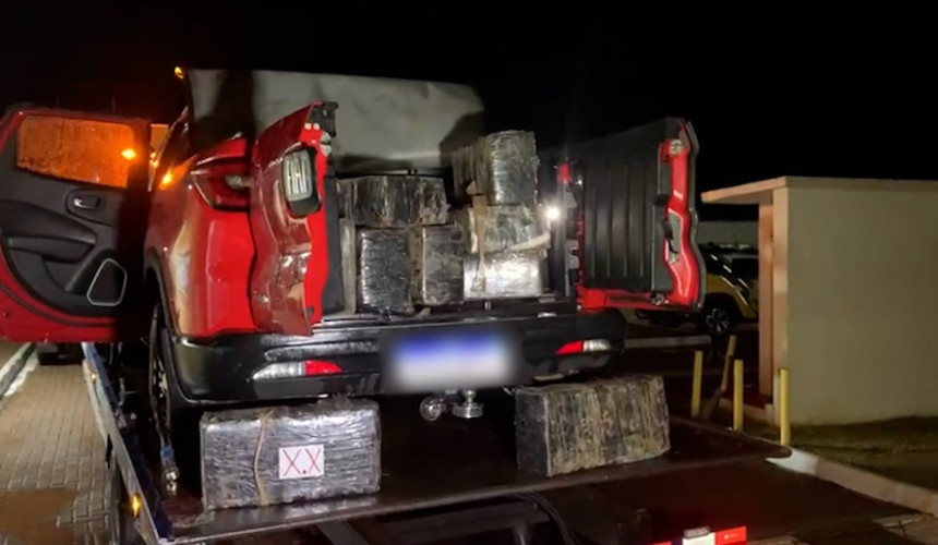 Fiat Toro carregada com maconha é abandonada após perseguição na BR-163, em Lindoeste