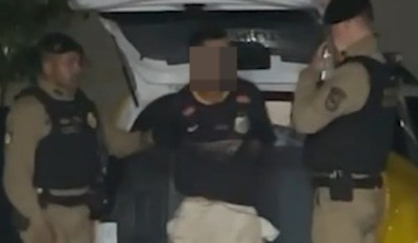 Homem com tornozeleira desligada é preso com crack no Centro de Cascavel