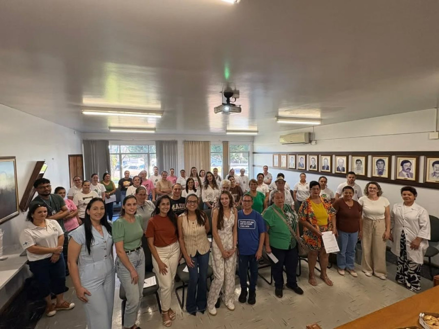 Capitão Leônidas Marques realiza reunião sobre o Programa Paraná Amigo da Pessoa Idosa