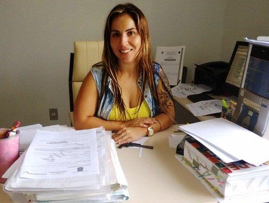 Delegada de Capitão faz alerta sobre os saques as cargas de caminhões tombados na região