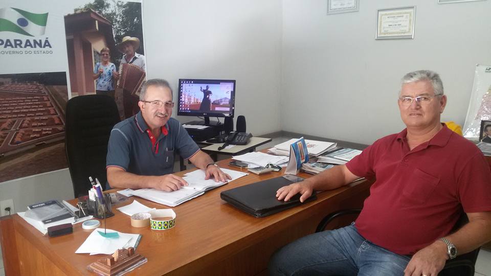 Pinga reúne com gerente da Cohapar para discutir construção de 72 casas populares em Capitão