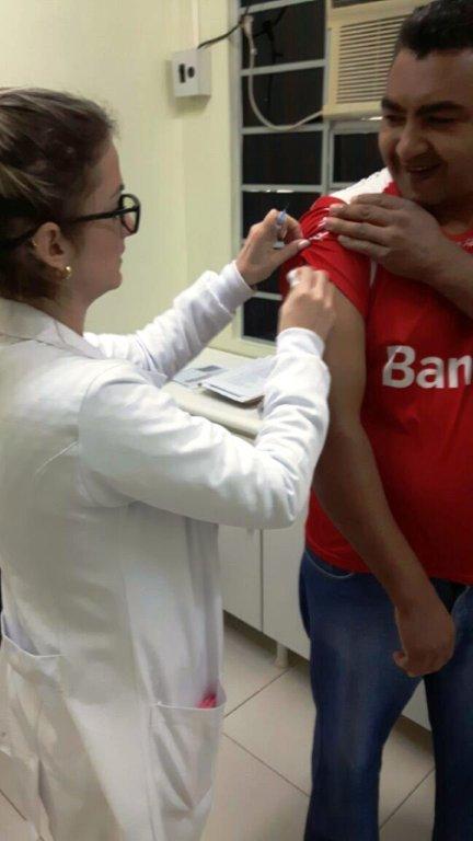 Mais de 60% dos contemplados com a vacina da gripe em capitão já foram imunizados
