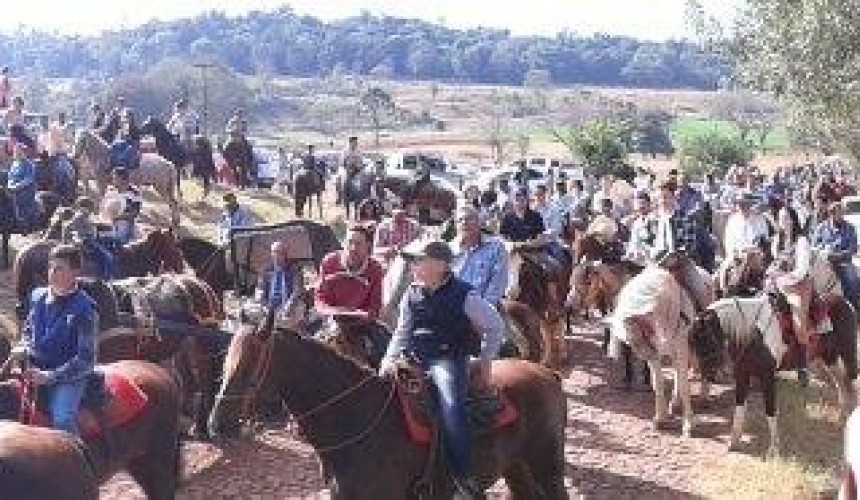 Grande festa com cavalgada no São Luiz em Capitão