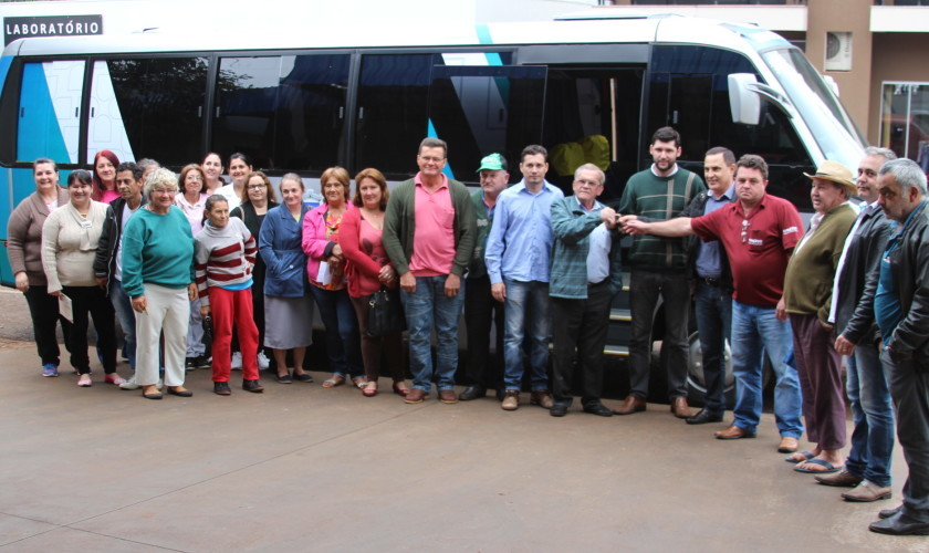 Microônibus reforça transporte de pacientes de Nova Prata do Iguaçu