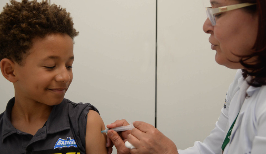 Cerca de 150 mil meninos podem tomar vacina contra HPV no Paraná