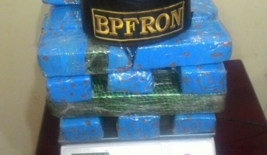 BPFron apreende 8 kg de maconha em rodoviária de Capitão