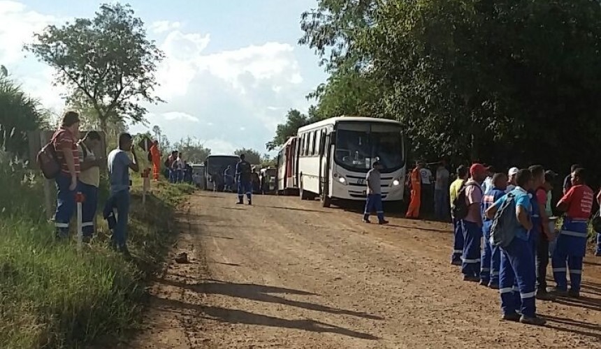 Agricultores desbloqueiam o acesso ao canteiro de obras da Usina Baixo Iguaçu