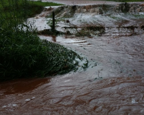 Temporal em Boa Vista da Aparecida deixa pista interditada