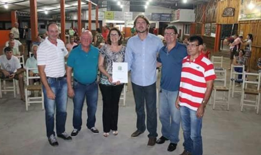 Deputado Zeca Dirceu (PT-PR) faz visita a Capanema na Feira do Agricultor para entrega de uma emenda para pavimentação