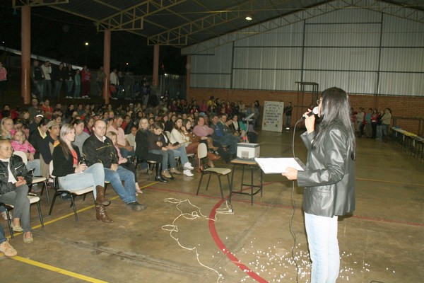 Capitão: Assembléia da Escola Laurindo Parmigiani 