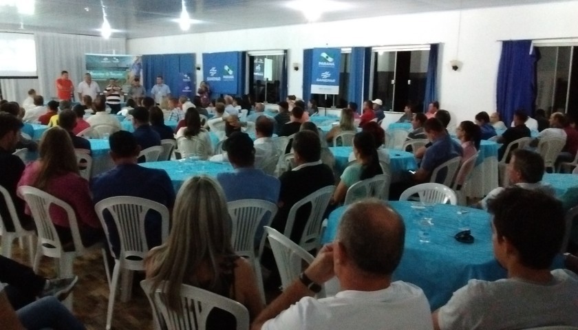 Pratenses falam de saneamento com representantes da Sanepar