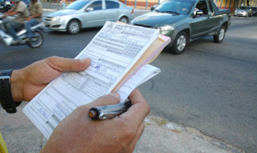 Policia Militar de Capitão registra infrações de transito