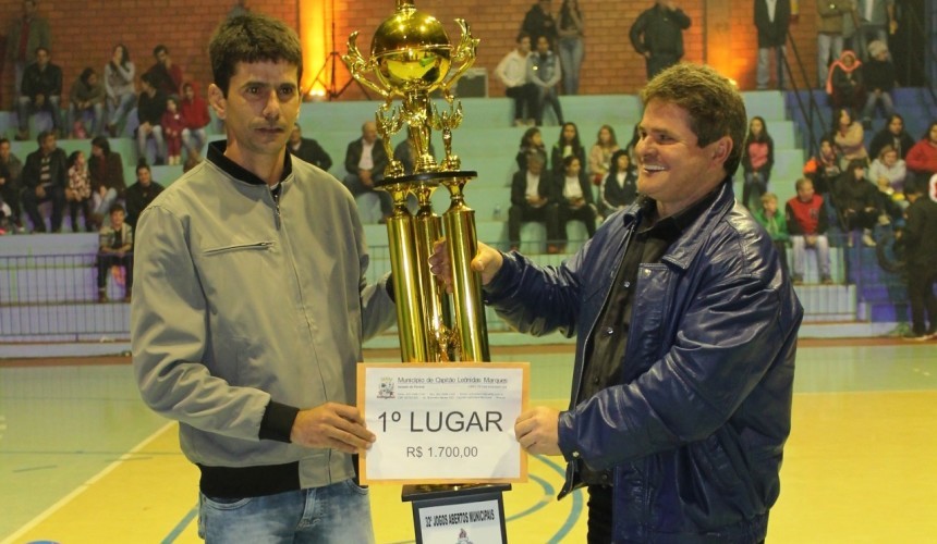 Equipes vencedoras do JAM’s recebem premiação e troféu durante solenidade de abertura dos JEP’s