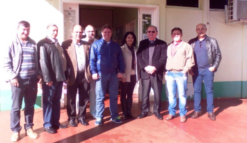 Direção da Uopecan  Visita Capitão Leônidas Marques e firma Parceria com o município