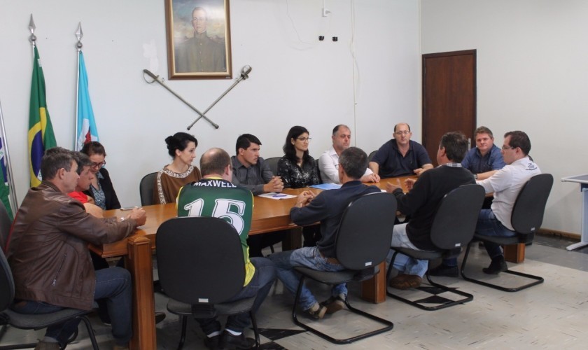 Administração Municipal convoca construtora para falar do atraso na Escola Campo da Baixada