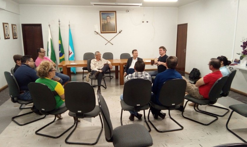 Deputado Lemos e lideranças do PT anunciam emenda de R$ 100 mil para a saúde de Capitão