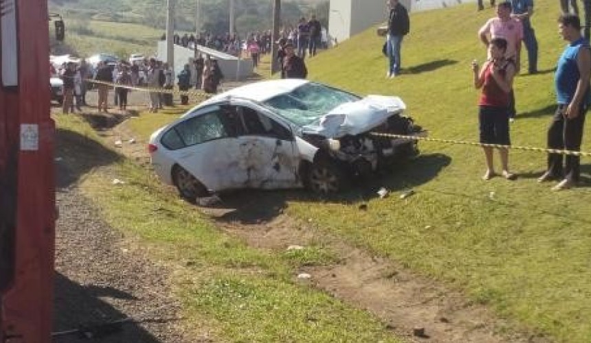 Dois pedestres morrem atropelados em grave acidente em Francisco Beltrão