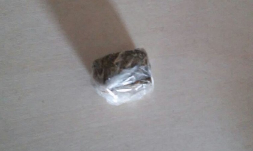 Jovem é detido com bucha de maconha em Capitão