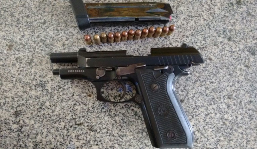 Motorista de Capitão é preso com arma em Santa Lucia