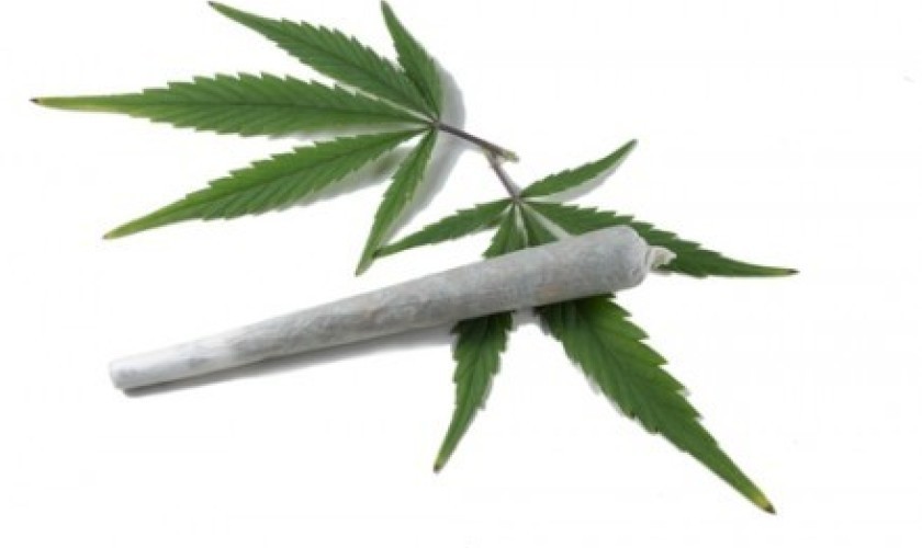 Policia apreende buchas de maconha em Capitão