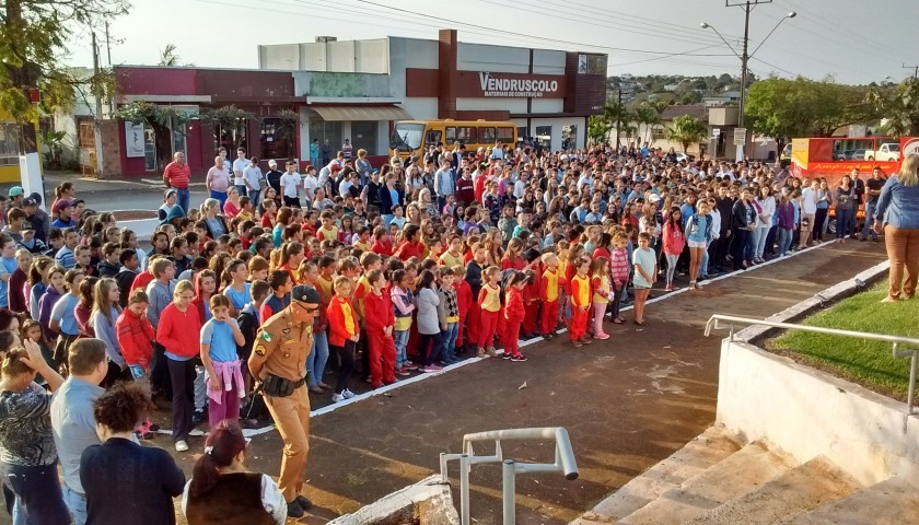 Grande público marca início da Semana da Pátria em Nova Prata do Iguaçu