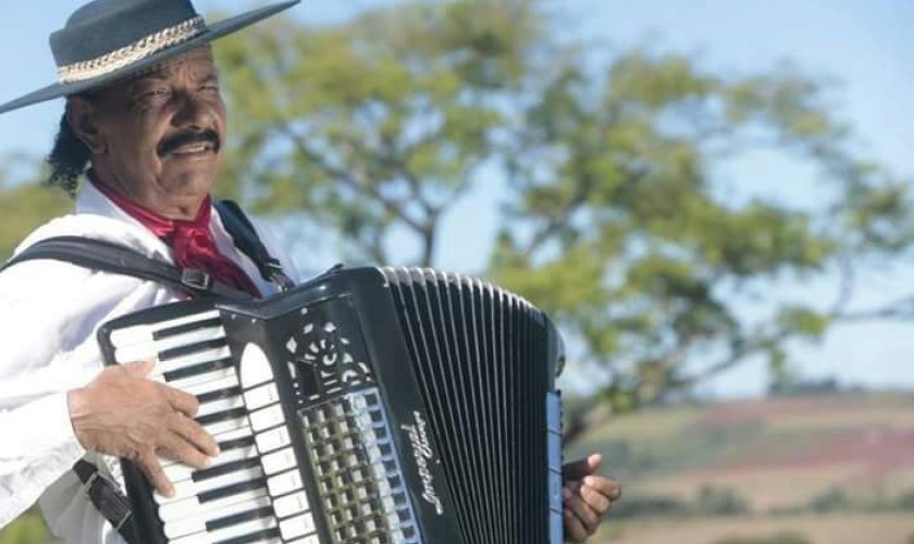 Capitão: Morre patrão do CTG, o  tradicionalista Júlio Monteiro