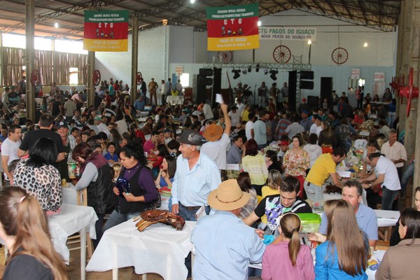 Casa cheia no 2° almoço do costelão CTG Pagos do Iguaçu