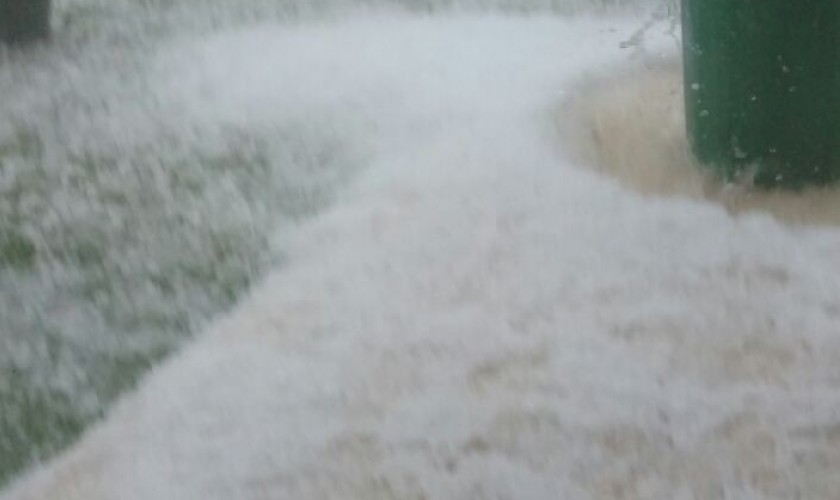 Chuva de granizo  e transtornos em Capitão e Santa Lúcia