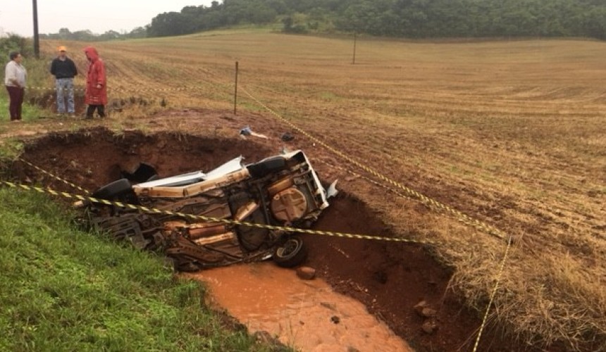 Primos perdem a vida em acidente entre Ampére e Santa Izabel do Oeste