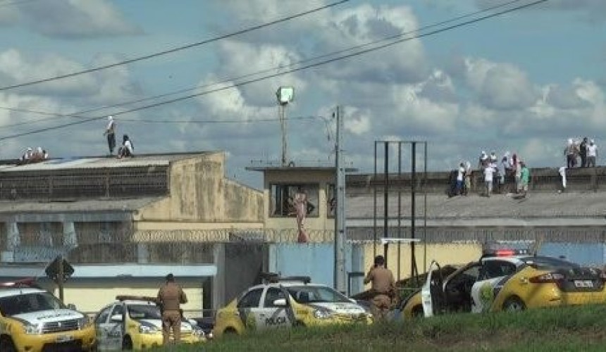 Rebelião já dura 15 horas; cenário é de destruição na PEC em Cascavel