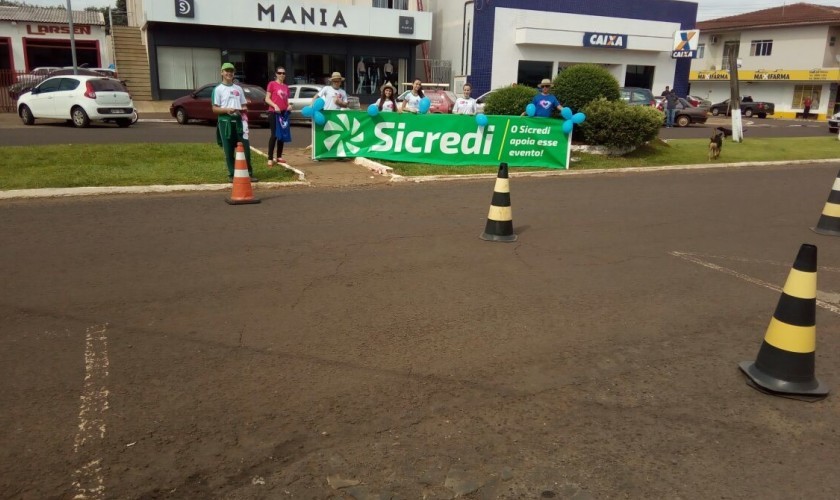 Alunos do SESI e ACICAP realizam blitz do novembro azul