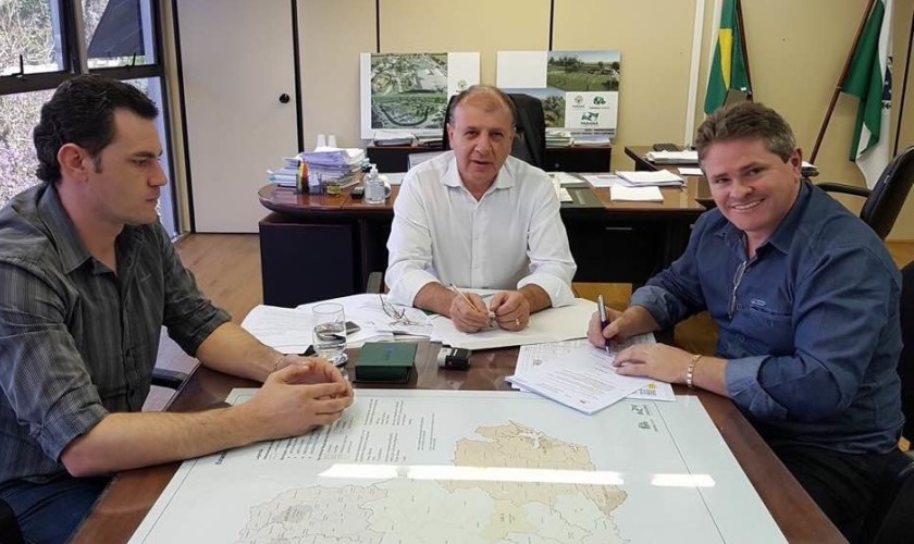 Prefeito Cláudio investe 1,5 milhão na compra de máquinas