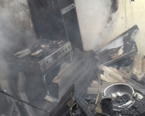 Incêndio destrói casa na Vila Rural em Capitão