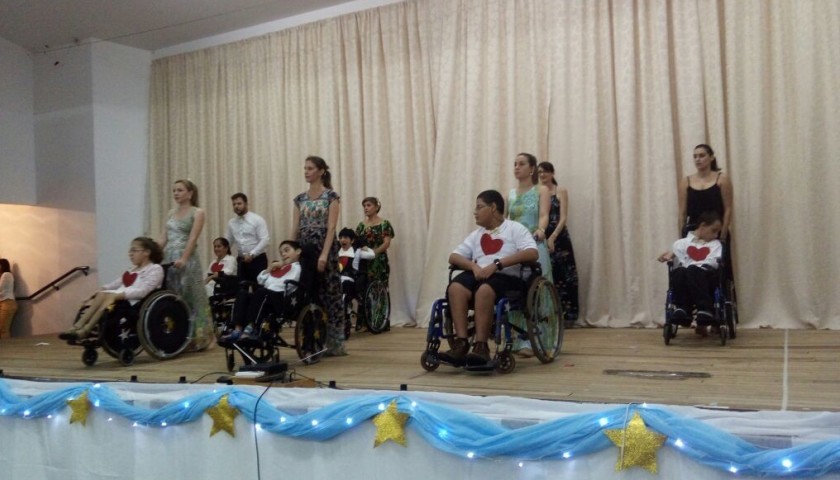 Apresentações dos alunos da APAE de Capitão emocionam público