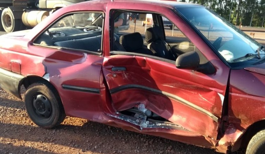 Uma pessoa fica ferida em colisão no trevo da BR163 em Capitão