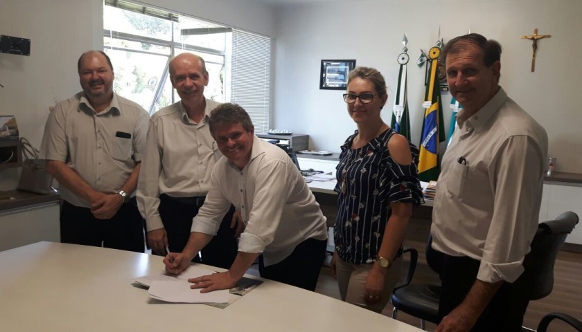 SICREDI e Administração Municipal assinam convenio de Crédito Consignado para servidores