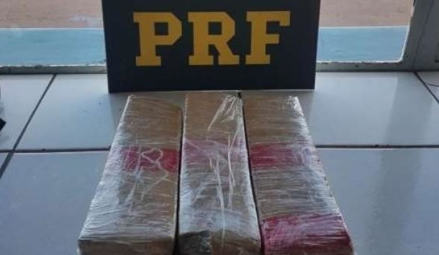 Rapaz é detido com 4kg de maconha em ônibus na BR 163