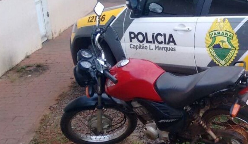 Condutor de moto é flagrado fazendo malabarismo no interior de Capitão