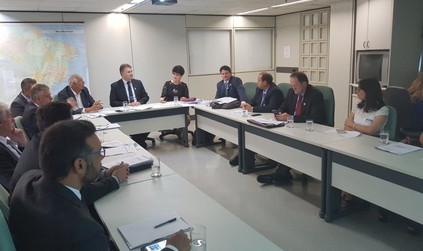 Prefeito de Capitão se reúne com o Ministro da Saúde em Brasilia para tratar da construção do hospital