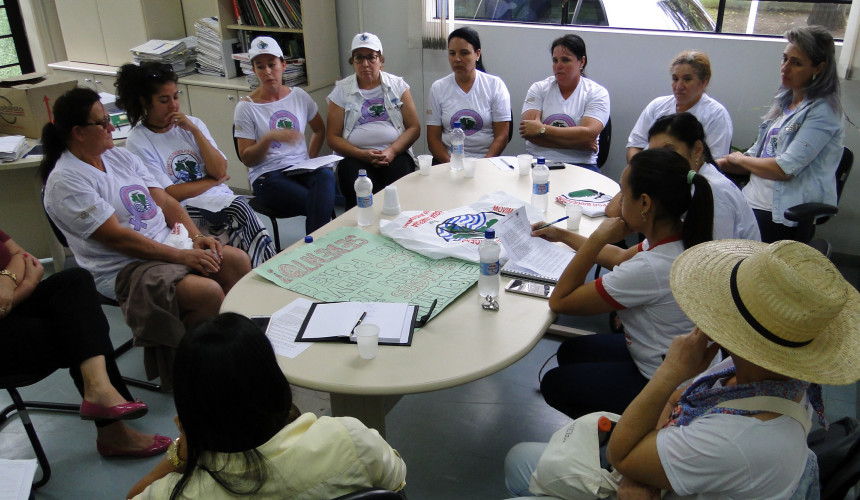 Baixo Iguaçu:  IAP recebe mulheres do Movimento dos Atingidos por Barragens