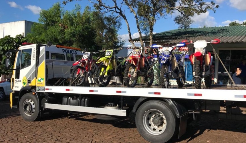 Apreendidas motocicletas, pneus e cigarros estrangeiros em Planalto e Capanema