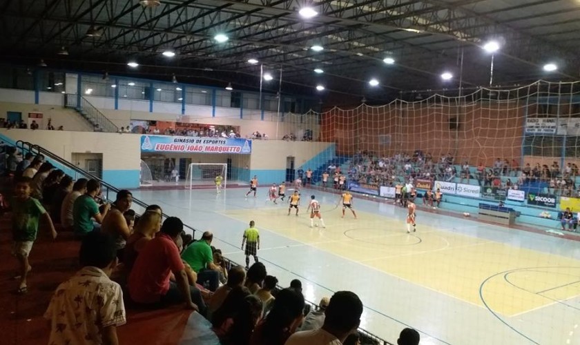 Capitão estreia no futsal da AMOP nas categorias masculino e feminino